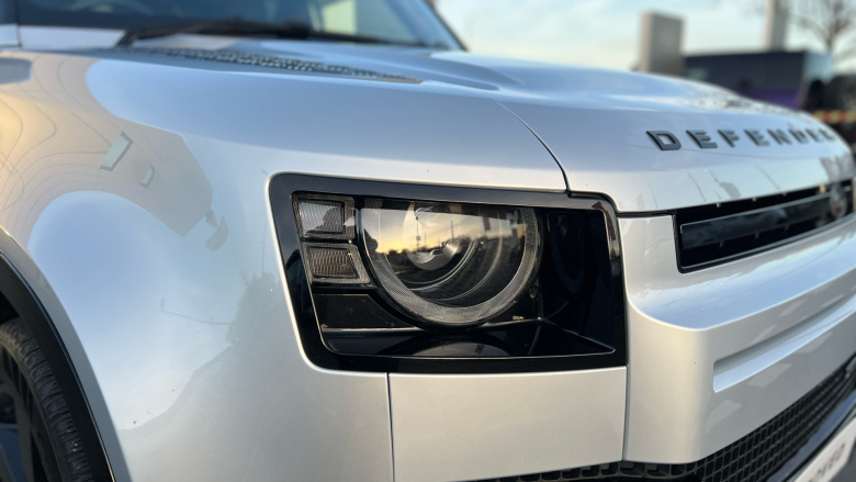 Land Rover Defender 3.0 D250 X-Dynamic SE 110 5dr Auto Diesel Estate